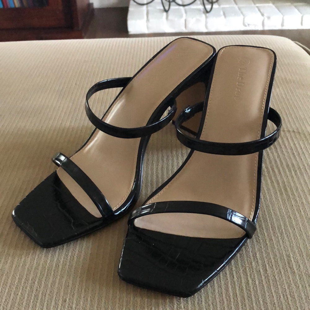 Black sandals